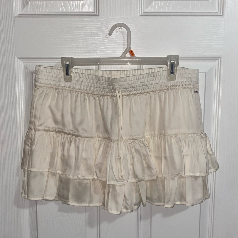 PINK Victoria's Secret Ivory Ruffled Mini Skort